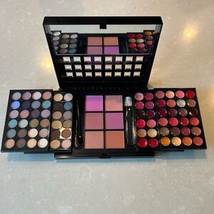 New Avon Ultimate Mega Palette lip gloss eye shadow blush